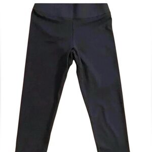 UNIQLO Women's Black Crop Legging Activewear M excellent condition